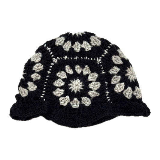 Black & Off White Sunburst Bucket Hat